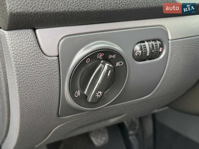 Чорний Фольксваген Джетта, об'ємом двигуна 1.6 л та пробігом 187 тис. км за 5350 $, фото 47 на Automoto.ua