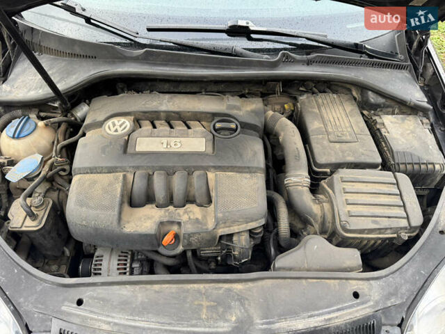 Черный Фольксваген Джетта, объемом двигателя 1.6 л и пробегом 270 тыс. км за 5800 $, фото 10 на Automoto.ua