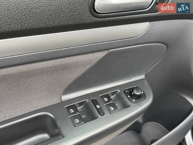 Чорний Фольксваген Джетта, об'ємом двигуна 1.6 л та пробігом 187 тис. км за 5350 $, фото 45 на Automoto.ua