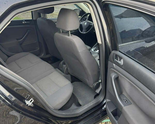 Черный Фольксваген Джетта, объемом двигателя 1.6 л и пробегом 270 тыс. км за 5800 $, фото 12 на Automoto.ua