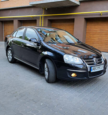 Черный Фольксваген Джетта, объемом двигателя 1.6 л и пробегом 278 тыс. км за 6000 $, фото 2 на Automoto.ua