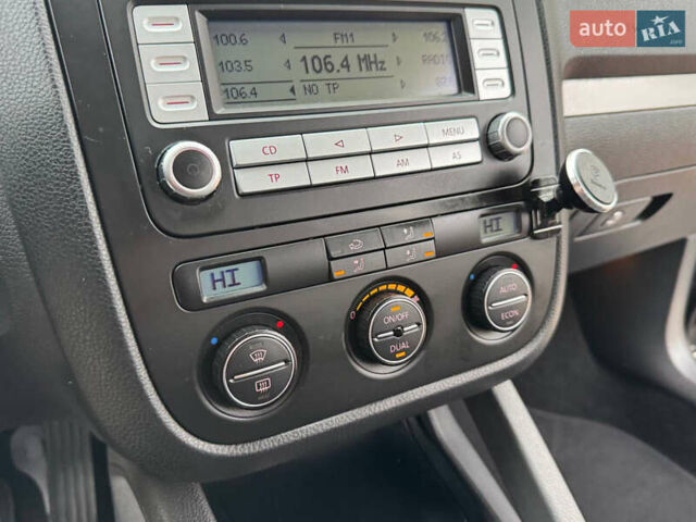 Чорний Фольксваген Джетта, об'ємом двигуна 1.6 л та пробігом 187 тис. км за 5350 $, фото 52 на Automoto.ua