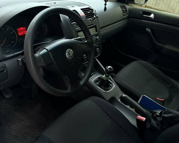 Чорний Фольксваген Джетта, об'ємом двигуна 1.6 л та пробігом 272 тис. км за 4300 $, фото 6 на Automoto.ua