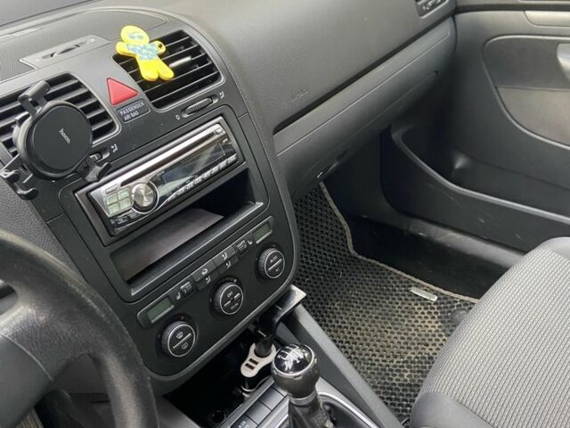 Чорний Фольксваген Джетта, об'ємом двигуна 1.6 л та пробігом 200 тис. км за 4700 $, фото 3 на Automoto.ua