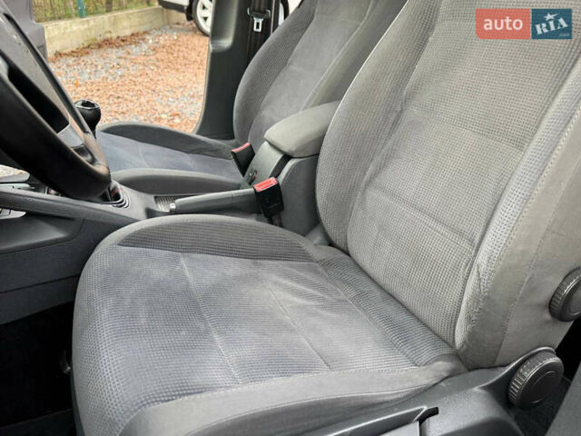 Чорний Фольксваген Джетта, об'ємом двигуна 1.6 л та пробігом 187 тис. км за 5350 $, фото 54 на Automoto.ua