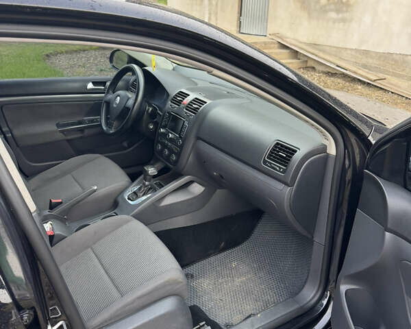 Черный Фольксваген Джетта, объемом двигателя 1.6 л и пробегом 270 тыс. км за 5800 $, фото 11 на Automoto.ua