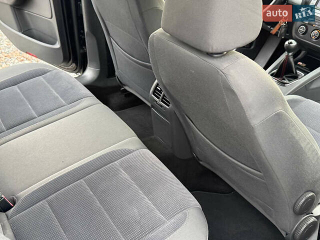 Чорний Фольксваген Джетта, об'ємом двигуна 1.6 л та пробігом 187 тис. км за 5350 $, фото 68 на Automoto.ua