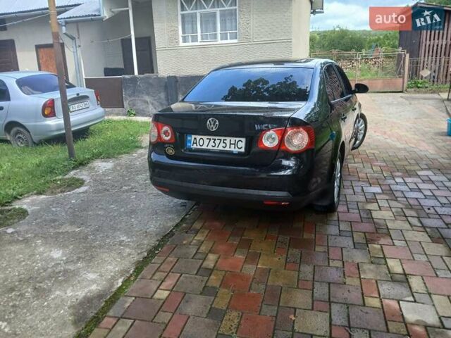 Черный Фольксваген Джетта, объемом двигателя 1.6 л и пробегом 200 тыс. км за 5650 $, фото 4 на Automoto.ua