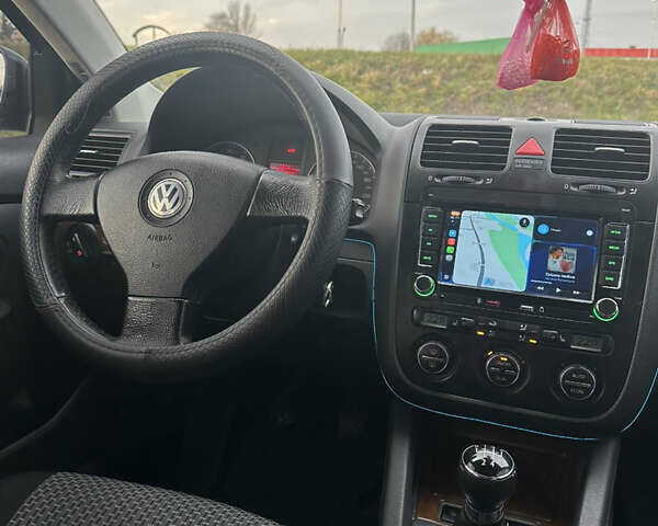 Чорний Фольксваген Джетта, об'ємом двигуна 1.6 л та пробігом 327 тис. км за 4400 $, фото 29 на Automoto.ua