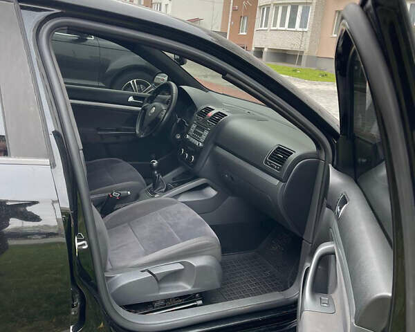 Чорний Фольксваген Джетта, об'ємом двигуна 2.48 л та пробігом 303 тис. км за 4650 $, фото 3 на Automoto.ua