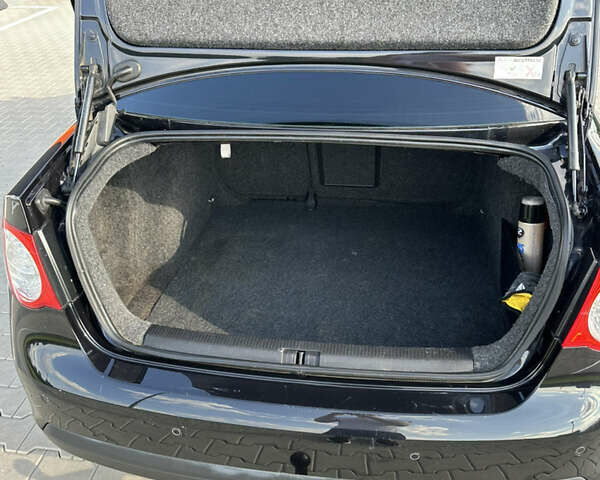 Черный Фольксваген Джетта, объемом двигателя 1.6 л и пробегом 221 тыс. км за 6600 $, фото 19 на Automoto.ua