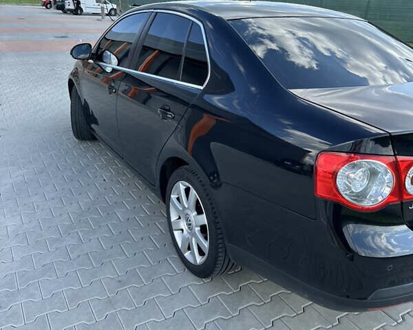 Черный Фольксваген Джетта, объемом двигателя 1.6 л и пробегом 221 тыс. км за 6600 $, фото 9 на Automoto.ua