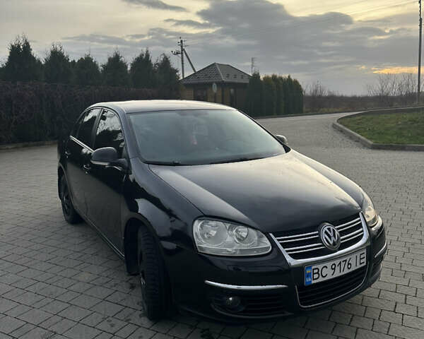 Чорний Фольксваген Джетта, об'ємом двигуна 1.6 л та пробігом 327 тис. км за 4400 $, фото 5 на Automoto.ua