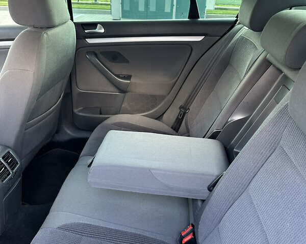 Черный Фольксваген Джетта, объемом двигателя 1.6 л и пробегом 221 тыс. км за 6600 $, фото 14 на Automoto.ua