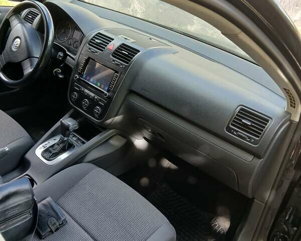 Черный Фольксваген Джетта, объемом двигателя 1.6 л и пробегом 200 тыс. км за 5650 $, фото 1 на Automoto.ua