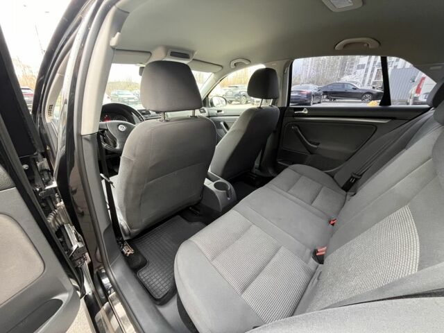 Черный Фольксваген Джетта, объемом двигателя 1.6 л и пробегом 340 тыс. км за 3500 $, фото 9 на Automoto.ua