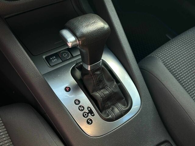 Чорний Фольксваген Джетта, об'ємом двигуна 1.6 л та пробігом 245 тис. км за 7200 $, фото 16 на Automoto.ua