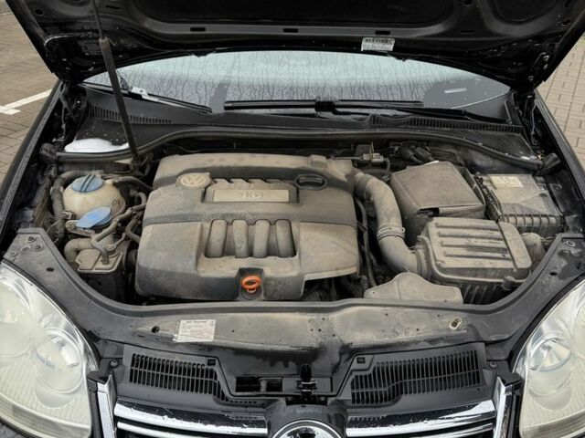 Чорний Фольксваген Джетта, об'ємом двигуна 1.6 л та пробігом 251 тис. км за 4700 $, фото 2 на Automoto.ua