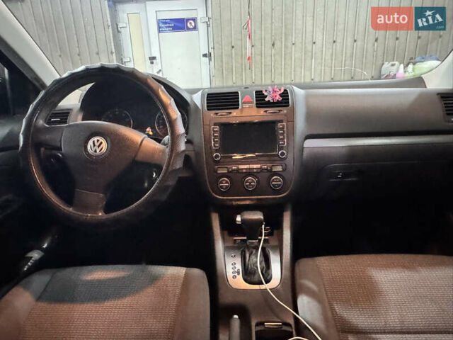 Черный Фольксваген Джетта, объемом двигателя 1.6 л и пробегом 257 тыс. км за 5600 $, фото 10 на Automoto.ua