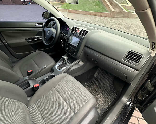 Черный Фольксваген Джетта, объемом двигателя 1.9 л и пробегом 296 тыс. км за 6999 $, фото 23 на Automoto.ua