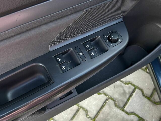 Чорний Фольксваген Джетта, об'ємом двигуна 1.6 л та пробігом 245 тис. км за 7200 $, фото 8 на Automoto.ua