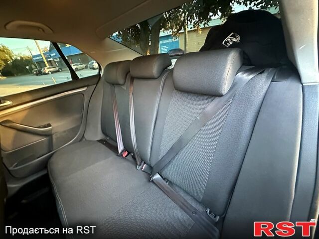 Черный Фольксваген Джетта, объемом двигателя 1.6 л и пробегом 270 тыс. км за 6200 $, фото 4 на Automoto.ua