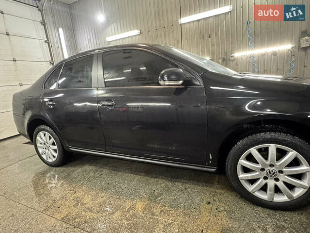 Черный Фольксваген Джетта, объемом двигателя 1.6 л и пробегом 257 тыс. км за 5600 $, фото 7 на Automoto.ua