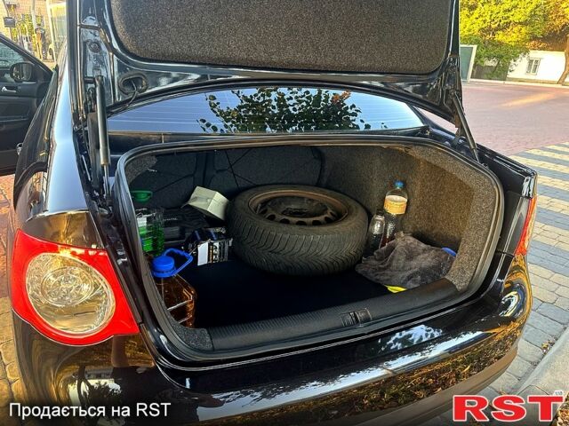 Черный Фольксваген Джетта, объемом двигателя 1.6 л и пробегом 270 тыс. км за 6200 $, фото 2 на Automoto.ua