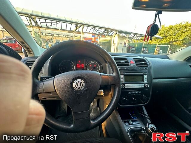 Черный Фольксваген Джетта, объемом двигателя 1.6 л и пробегом 270 тыс. км за 6200 $, фото 6 на Automoto.ua