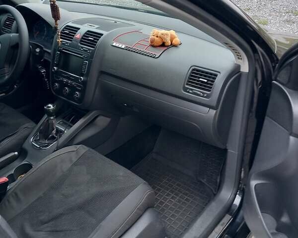 Черный Фольксваген Джетта, объемом двигателя 1.6 л и пробегом 277 тыс. км за 6500 $, фото 8 на Automoto.ua