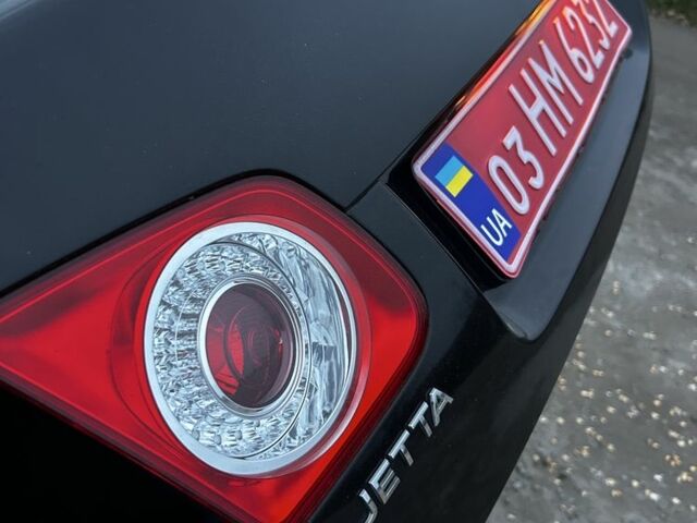 Черный Фольксваген Джетта, объемом двигателя 1.4 л и пробегом 260 тыс. км за 6550 $, фото 7 на Automoto.ua