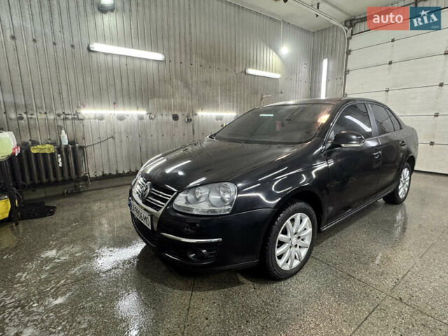 Черный Фольксваген Джетта, объемом двигателя 1.6 л и пробегом 257 тыс. км за 5600 $, фото 4 на Automoto.ua
