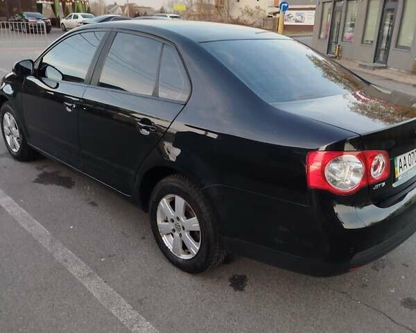 Черный Фольксваген Джетта, объемом двигателя 1.6 л и пробегом 249 тыс. км за 6500 $, фото 5 на Automoto.ua