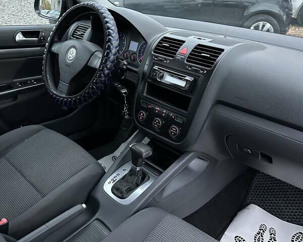 Черный Фольксваген Джетта, объемом двигателя 1.6 л и пробегом 251 тыс. км за 6200 $, фото 19 на Automoto.ua