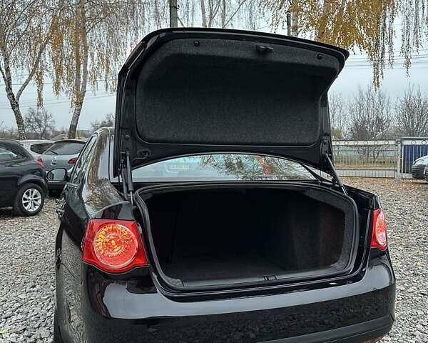 Черный Фольксваген Джетта, объемом двигателя 1.6 л и пробегом 251 тыс. км за 6200 $, фото 18 на Automoto.ua