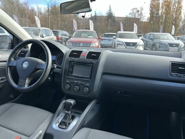 Чорний Фольксваген Джетта, об'ємом двигуна 1.6 л та пробігом 245 тис. км за 7200 $, фото 17 на Automoto.ua