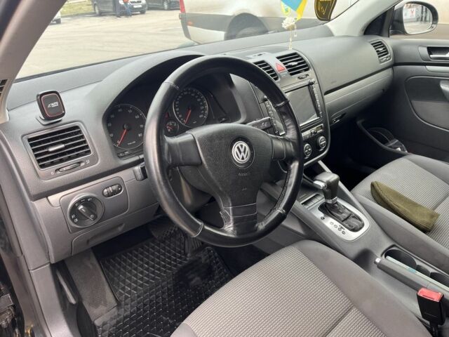 Черный Фольксваген Джетта, объемом двигателя 1.6 л и пробегом 340 тыс. км за 3500 $, фото 12 на Automoto.ua