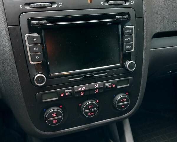 Черный Фольксваген Джетта, объемом двигателя 1.6 л и пробегом 277 тыс. км за 6500 $, фото 16 на Automoto.ua