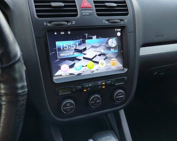 Черный Фольксваген Джетта, объемом двигателя 1.6 л и пробегом 249 тыс. км за 6500 $, фото 6 на Automoto.ua