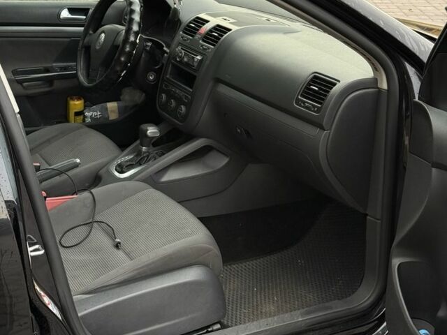 Чорний Фольксваген Джетта, об'ємом двигуна 1.6 л та пробігом 251 тис. км за 4700 $, фото 6 на Automoto.ua