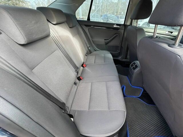 Чорний Фольксваген Джетта, об'ємом двигуна 1.6 л та пробігом 245 тис. км за 7200 $, фото 18 на Automoto.ua