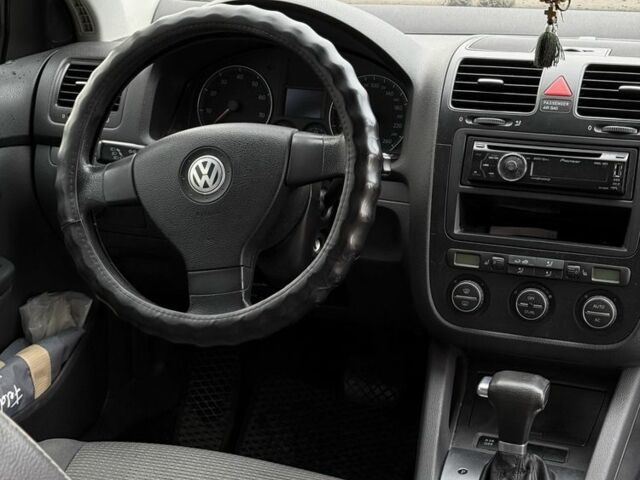 Чорний Фольксваген Джетта, об'ємом двигуна 1.6 л та пробігом 251 тис. км за 4700 $, фото 4 на Automoto.ua