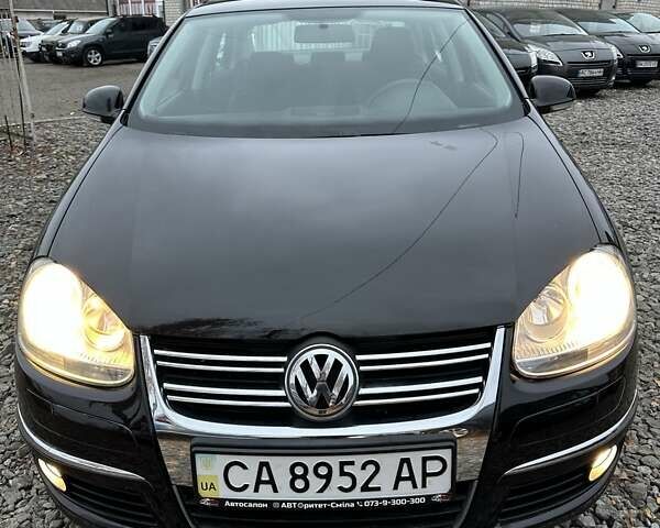 Черный Фольксваген Джетта, объемом двигателя 1.6 л и пробегом 251 тыс. км за 6200 $, фото 9 на Automoto.ua