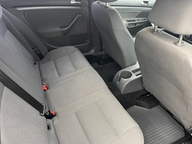 Черный Фольксваген Джетта, объемом двигателя 1.6 л и пробегом 340 тыс. км за 3500 $, фото 17 на Automoto.ua