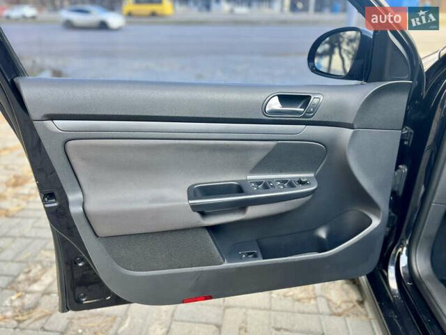 Черный Фольксваген Джетта, объемом двигателя 1.9 л и пробегом 296 тыс. км за 6999 $, фото 19 на Automoto.ua