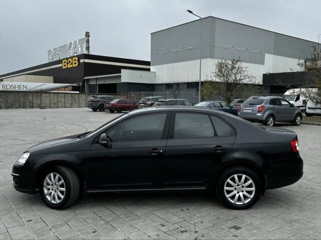 Черный Фольксваген Джетта, объемом двигателя 1.6 л и пробегом 174 тыс. км за 6900 $, фото 1 на Automoto.ua