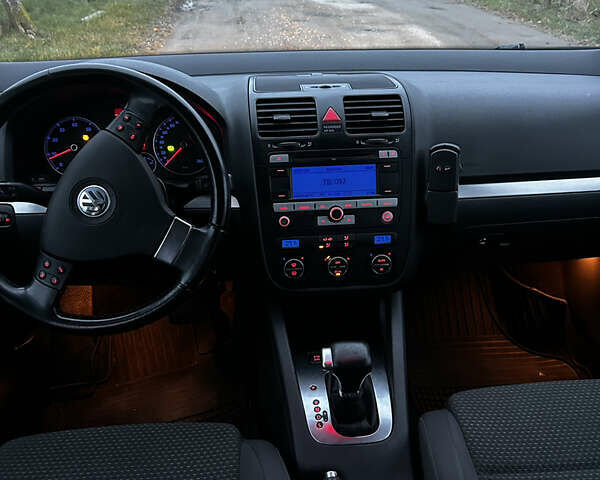 Черный Фольксваген Джетта, объемом двигателя 1.4 л и пробегом 260 тыс. км за 6550 $, фото 7 на Automoto.ua