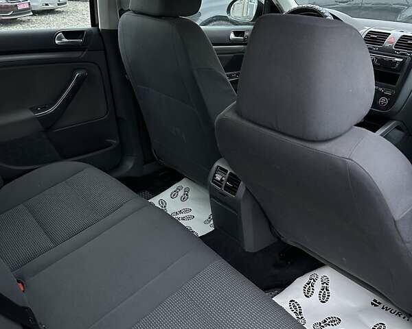 Черный Фольксваген Джетта, объемом двигателя 1.6 л и пробегом 251 тыс. км за 6200 $, фото 16 на Automoto.ua