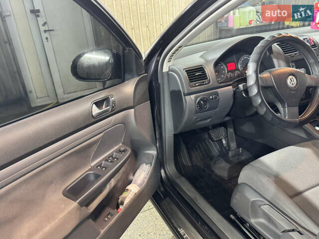 Черный Фольксваген Джетта, объемом двигателя 1.6 л и пробегом 257 тыс. км за 5600 $, фото 15 на Automoto.ua