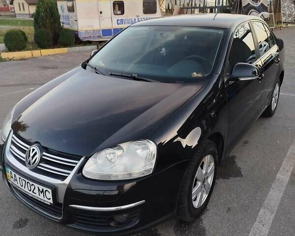 Черный Фольксваген Джетта, объемом двигателя 1.6 л и пробегом 249 тыс. км за 6500 $, фото 1 на Automoto.ua